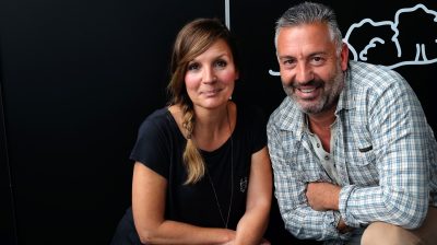 TV-Moderatorin Simone Sombecki und Hundeexperte Andreas Ohligschläger.